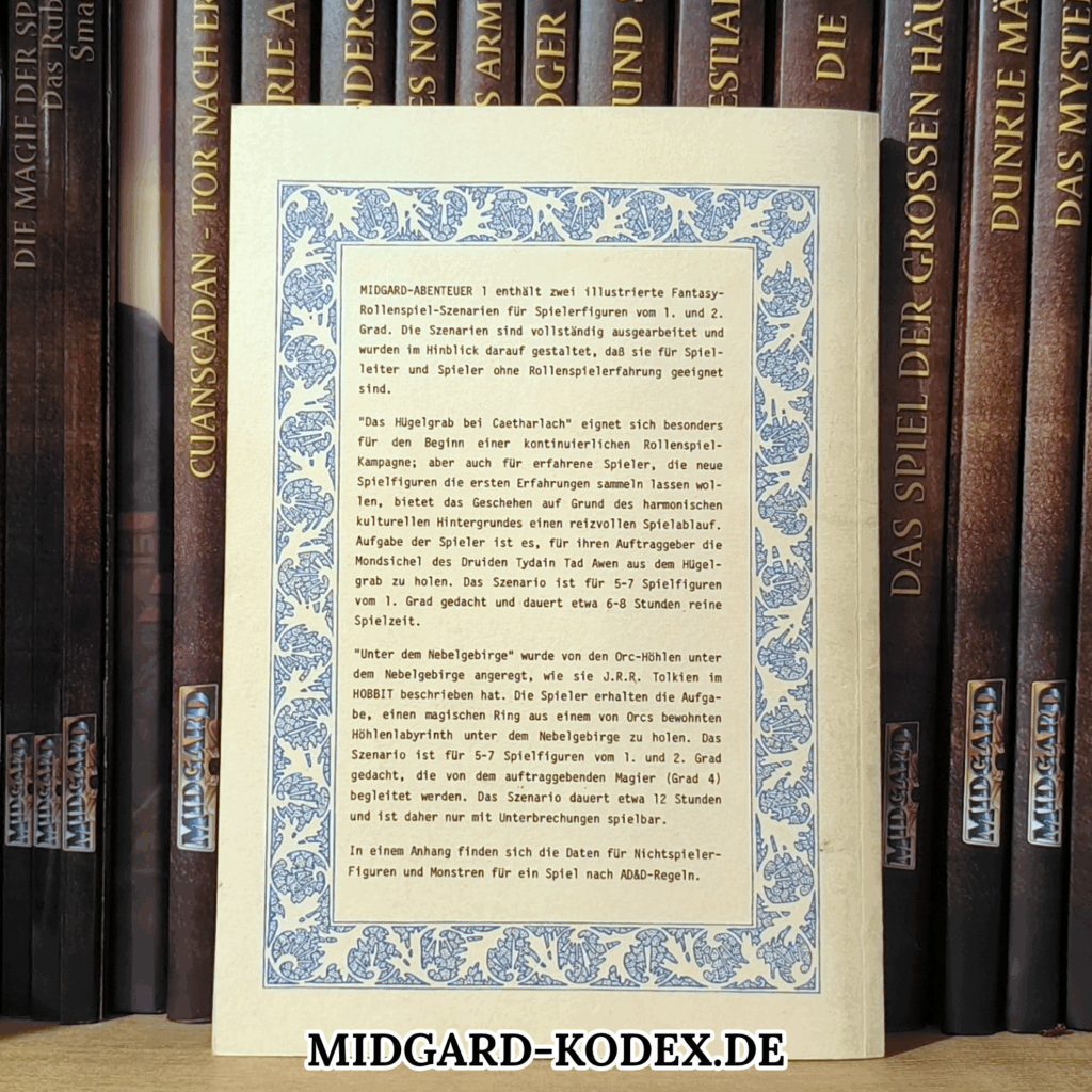 Das Buch "MIDGARD Abenteuer I" steht mit der Rückseite vor einer Reihe Bücher.